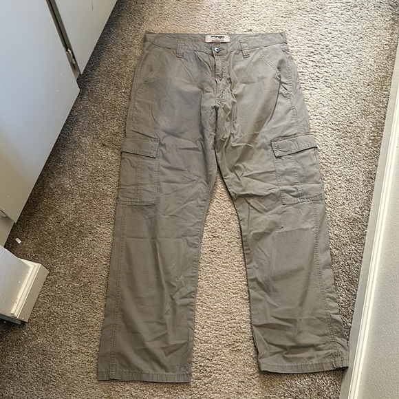 Two pair of old style wranglers 34X30 - Picture 6 of 9